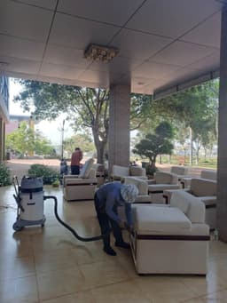 Vệ Sinh Sofa - Thảm - Rèm - Kính tại Trường Đại học Luật Hà Nội (Đắk Lắk)